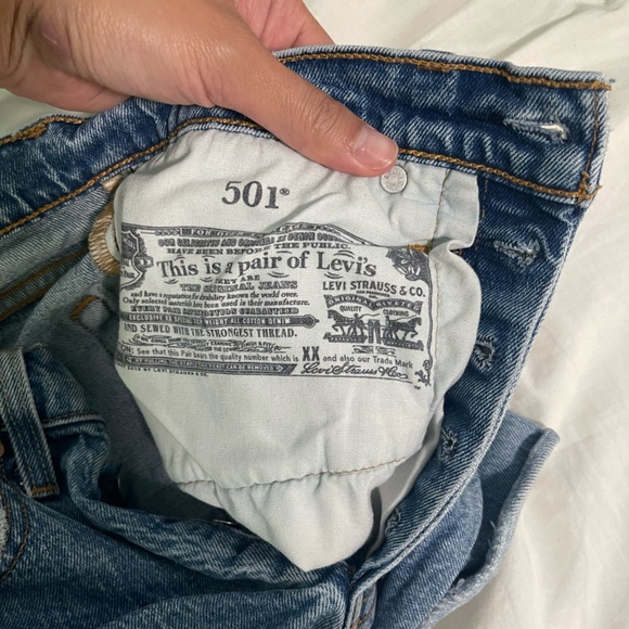 Levi’s 501 Shorts - Picture 5 of 6